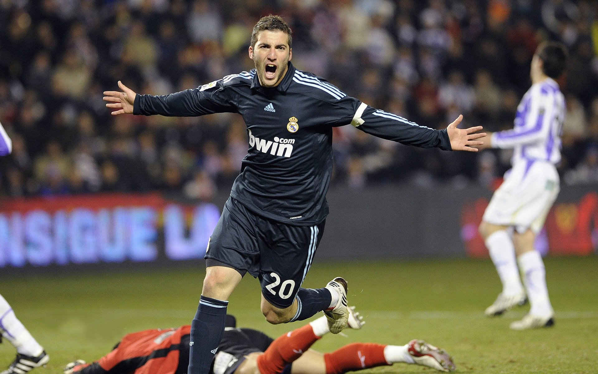 开云体育下载官网-法甲快节奏，教练点评战术变革，法甲介绍